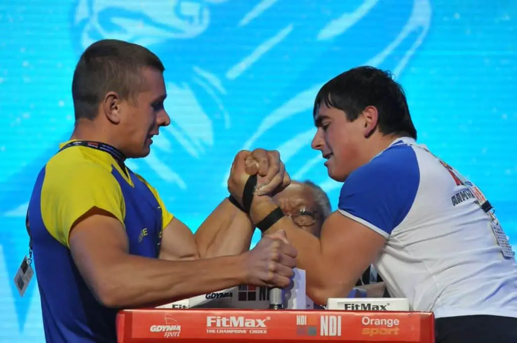 why-are-arm-wrestlers-so-strong-fluentbjj